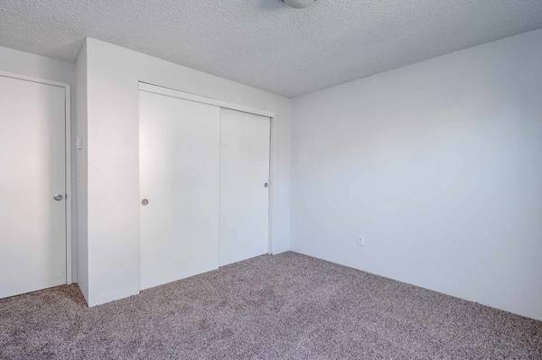$1,544 / 2br - 880ft2 - Large 880 sqft 2 bed, 1 bath! Convenient washer and dryer included! (Tigard - Wilsonville, King City, Sherwood)63999456885506123