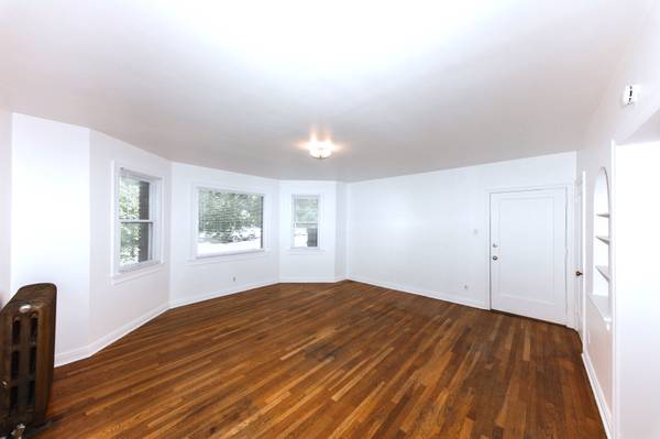 $1,160 / 1br - 675ft2 - Large 1-Bedroom Downtown (downtown)63968908383234122