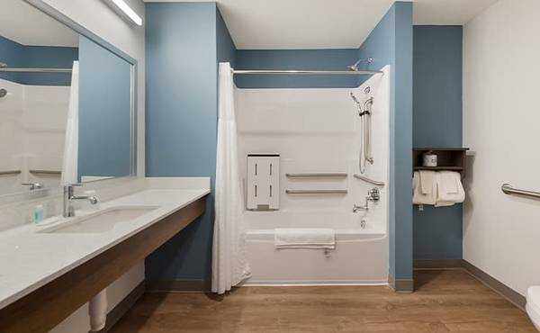 $1,500 / 1br - Non-smoking Room, Table and Chairs, Laundry (11530 Lakeridge Pkwy, Ashland, VA)64027111424514123