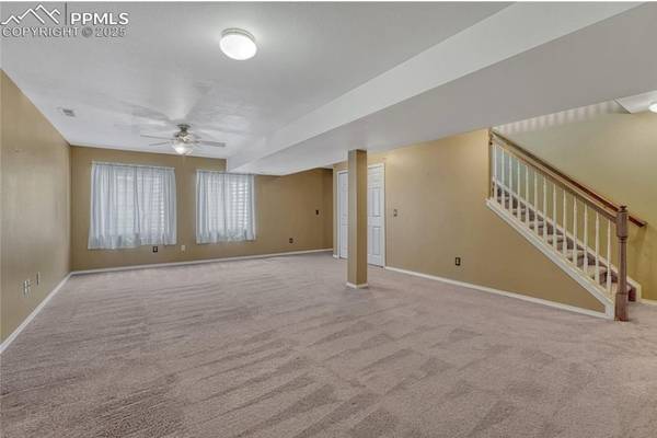 $1,350 / 2br - 1000ft2 - Alquiler de Sótano Completo (Norte de Colorado Springs)63687031230083120