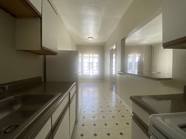 $1,375 Charming Studios Available ~ Tours Sat 9/20 2-5pm (Koreatown)63774528237315123