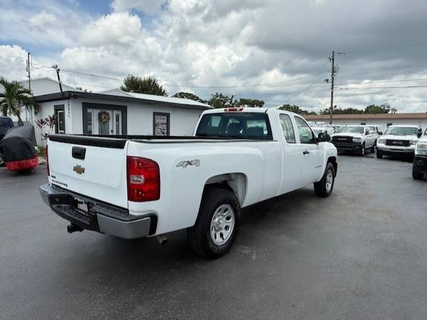 2010 CHEVY SILVERADO 1500 CABINA EXTENDIDA, CARGA LARGA, 4X4, 5.3L, 8 CILINDROS, UN SOLO DUEÑO - $12,900 (4888 34TH ST N, ST PETERSBURG, FL)63443222527235124