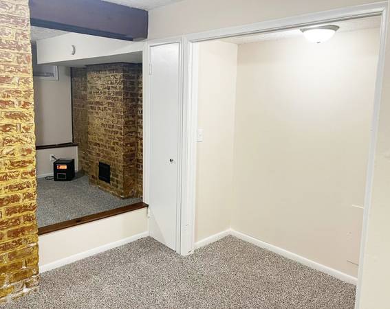 $825 / 364ft2 - Castle Court 16 - Studio apartment (Midtown) (Midtown)63681695855747123