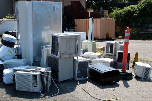 Picking up scrap metal and appliances for free 1