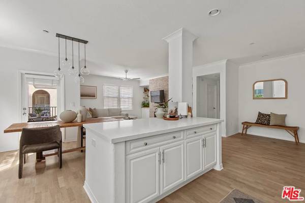 $198 / 2br - 1289ft2 - Esplanade (Playa Vista)63857733587201122
