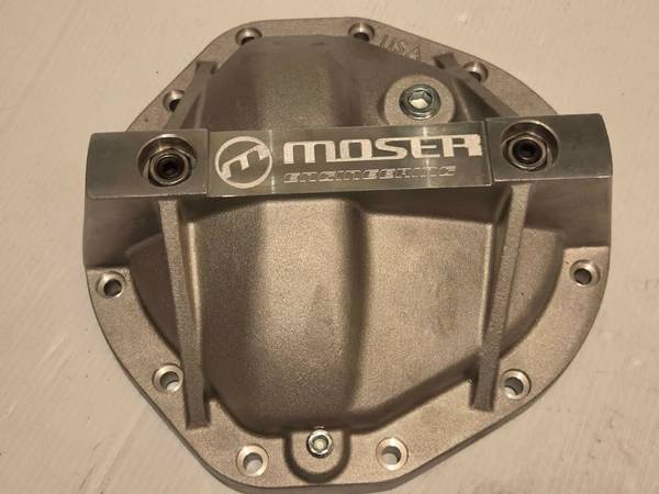 Moser 12 bolt Chevy truck differential cover 1