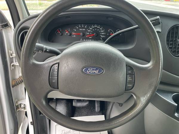2006 Ford E-350 Super Duty - Photo 12