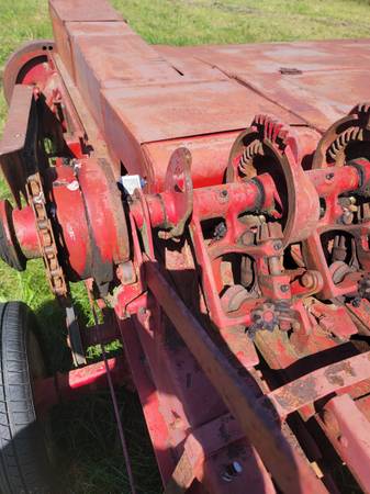 68 square baler 1