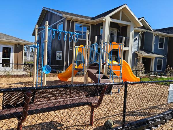 Large Closets, Full Kitchen, Heat (Electric) 1