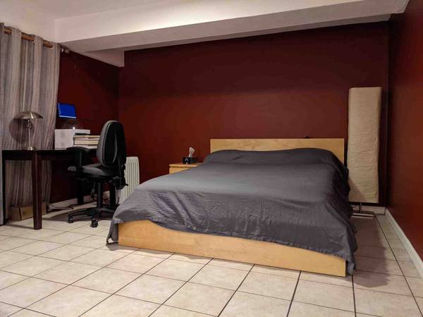 $1.050 / 1 dormitorio - Sótano, habitación grande con baño privado. (Springfield)63511748602881124