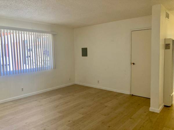 $2,475 / 2br - Charming 2 BR apartment w/gardenconveniently located on Russell S Berk (berkeley)63873442003969122