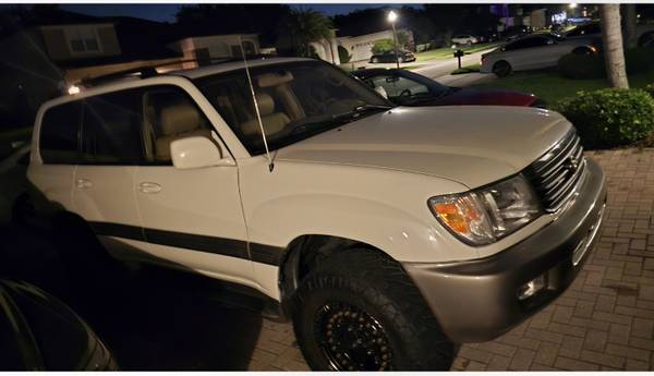 Toyota Land Cruiser 2001 1