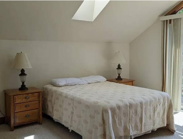 $1,650 / 5br - Winter Lakefront Home for Rent – $1,650/mo in Honor, MI (Honor)64037895188099123