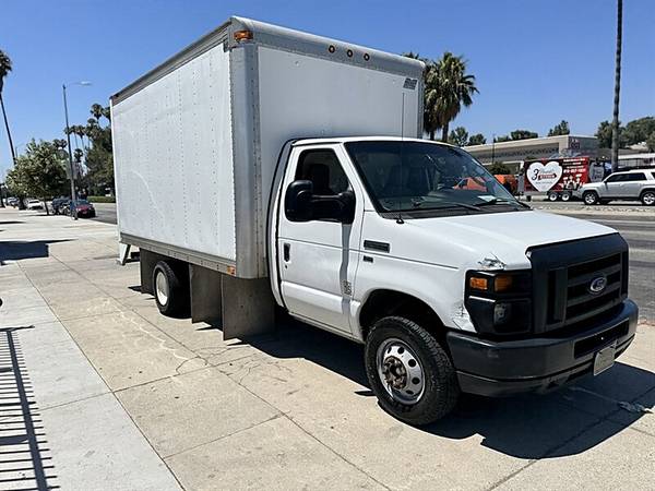 2013 ford e-450 SLT 1