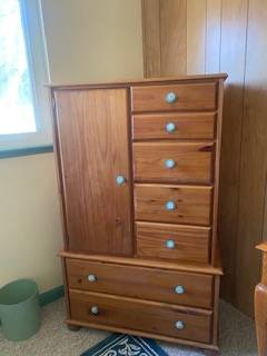 Dresser 1