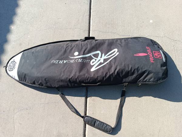 SURFBOARD 5'11" - $225 (oceanside)63470809096707123