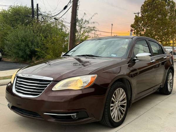 2012 Chrysler 200 limited 1