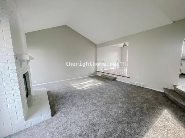 $1,800 / 3br - 2572ft2 - Three bed, Two bath (6323 N 112th Cir) (Omaha)63976698004483121
