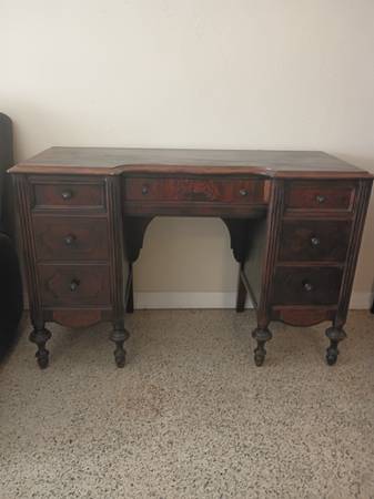 Solid wood desk 1
