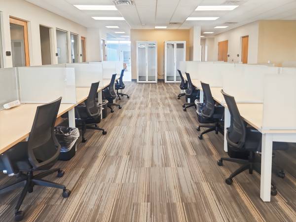 Touchdown → WORK → take-off | coworking desks 1