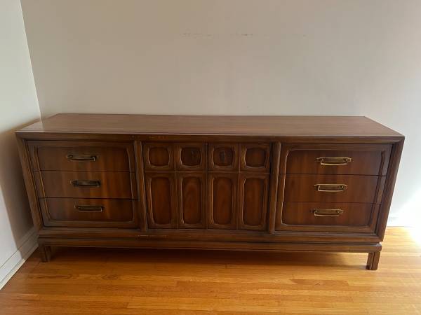 Solid wood 9 drawer dresser 1