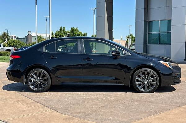 2025 Toyota Corolla Hybrid sedan Midnight Black - $27,998 (_Toyota _ _ Corolla Hybrid _)63613247359105121