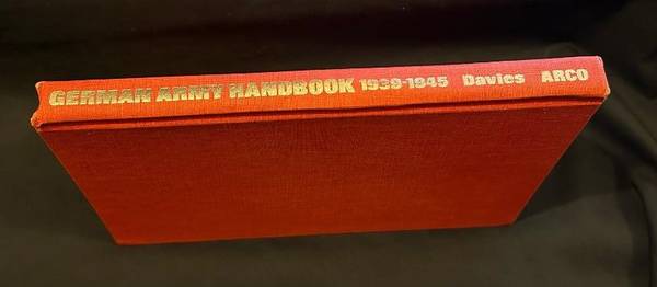 1977 German Army Handbook 1939-1945 WJK Davies Hardcover 1