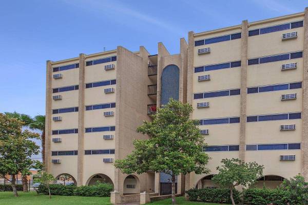 Make Yourself at Home for the Holidays at Edinburg Senior Towers! 1