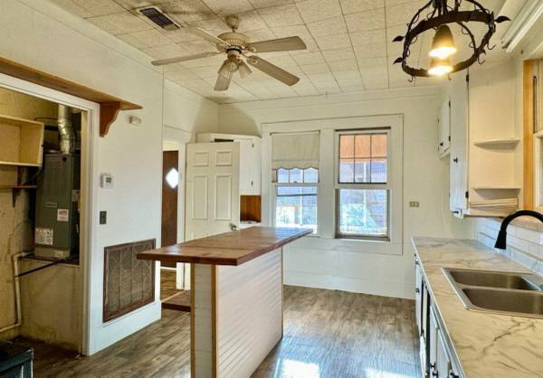 $159,500 / 3br - 1557ft2 - Seller Finance Available – Charming 3 Bed, 2 Bath Craftsman Home Naples TX (Naples)63470399980673124