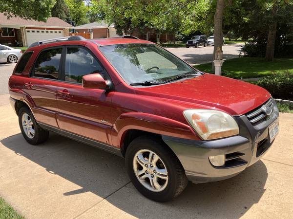 2005 Kia Sportage EX, pocos kilómetros - $3,200 (Centennial)63612665297921122