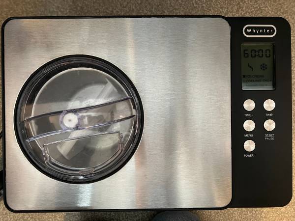 Automatic ice cream maker by Whynter 1