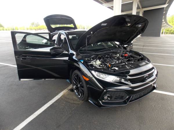 2018 Honda Civic Hatchback 4dr Sport Touring 53k miles warranty - $12,999 (Maryland exit 15 off 95/495 near Fed Ex Field)63616742030593124