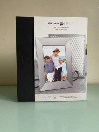 Nixplay IRIS 8” Wi-Fi Cloud Digital Photo Frame - Brand New! 1
