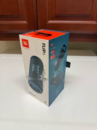 JBL Flip 6 - Portable Waterproof Bluetooth Speaker Blue 1