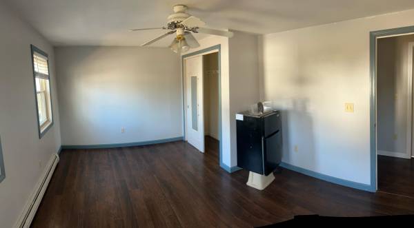 $800 Unfurnished room for rent $800 available 10.1.25 (manchester)63931921351938120
