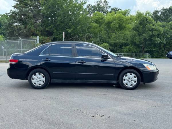 Honda Accord LX 2004 - 99k millas - $6.195 (Sterling)63616539204483124