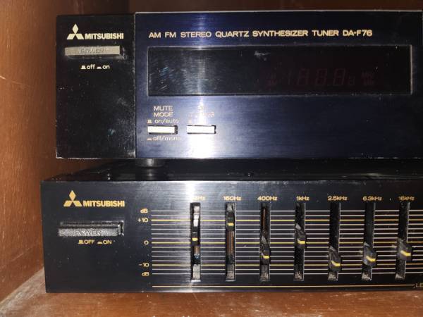 Mitsubishi Stereo Tuner and Equalizer 1
