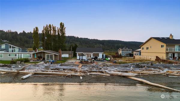 $182 / 2br - Ubicación ideal en la codiciada comunidad de Driftwood Shores Beach (Isla Camano, WA)64210696646145120