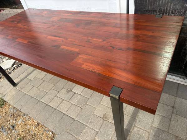Stunning Dining Room Table With Solid Wood Top 1