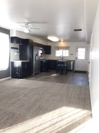 $1,500 / 2br - 1250ft2 - Casa adosada de 2 dormitorios en Binnacle #2 (Wasilla)64014172555651124
