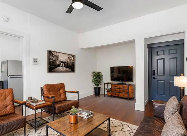 $1,299 / 1br - Near Downtown - Lots of Natural Light, Secure Gated Access, Recycling (Slabtown)63914738123651122