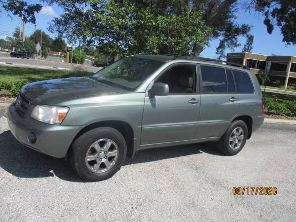 2004  TOYOTA  HIGHLANDER  LIMITED 1