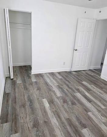 $1,100 / 2br - 850ft2 - 2 bed 1 bath 2-plex with 850 sf. Off MLK (405) and S. Park Ave. w/ fen (Titusville)63823720946817123