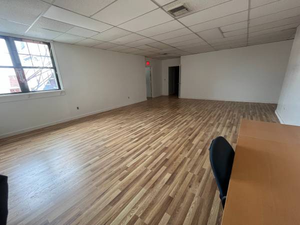 $2,950 / 1500ft2 - 1500 SF Office – Newly Renovated – Uptown Kingston (kingston)64035735538433120