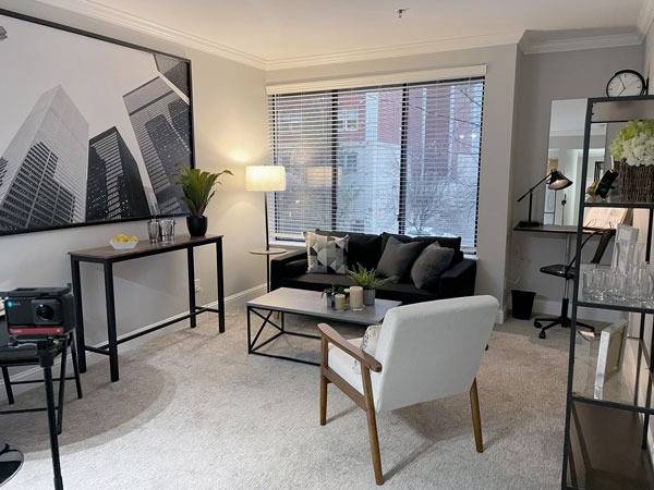 Studio apt, Modern kitchen, NEW wood-style flooring, Central A/C, W/D 1