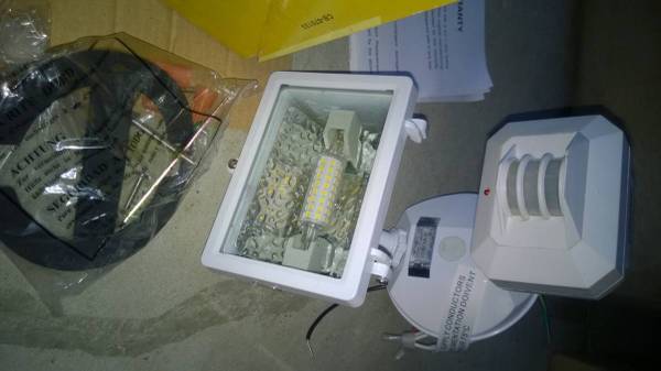 HOME Motion Sensor Flood Lights Brilliant LED 1