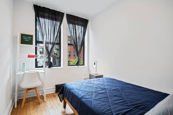 $5,950 / 3br - Heart of Greenpoint Ave with Luxury Amenities (Greenpoint)63827267576705120