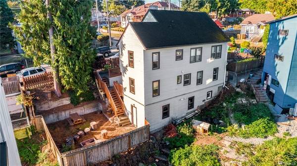 $2,500 / 2br - 980ft2 - Charming 2 bedroom/ 1 bath upper unit duplex in red-hot Columbia City63799909361281122