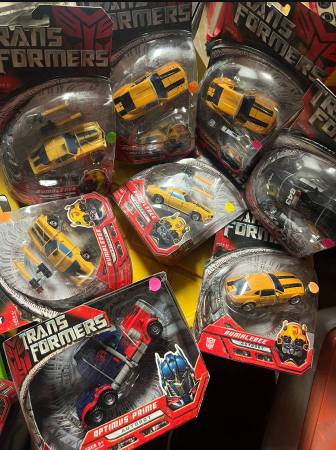 2007 Hasbro Transformers action figures Barricade Bumble Bee Optimus 1