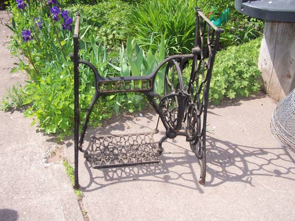 Antique Singer Sewing Machine Metal Stand ONLY 1